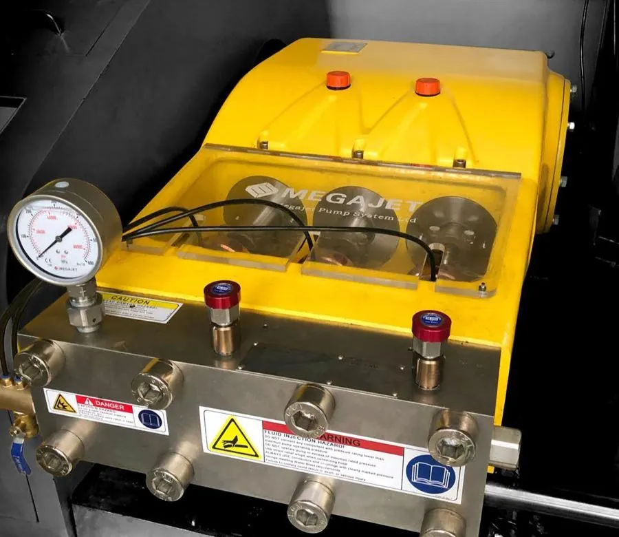 Megajet UHP plunger pump