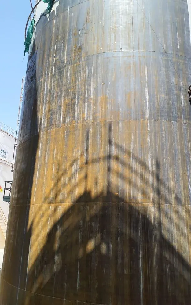 Tank shell after robotic hydroblasting